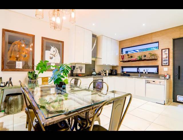 2 BEDROOM APARTMENT FOR SALE IN STEYN CITY